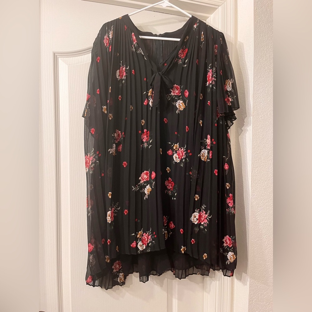 ZARA Black Floral Pleated Women's Top with Tie Neck